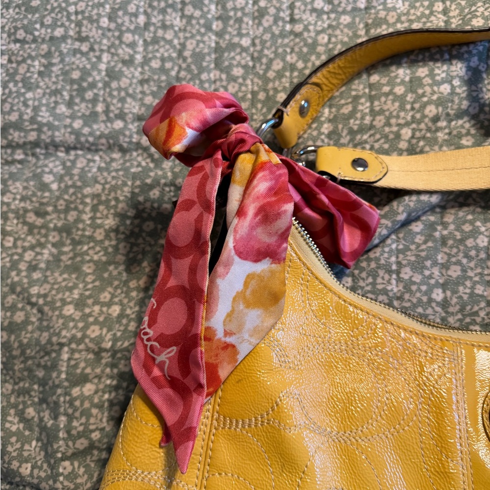 Coach Yellow Leather Shoulder Bag with Signature C Pattern - Picture 3 of 3
